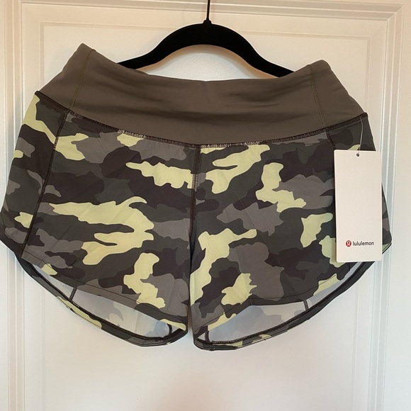 NWT Lululemon Speed Up MR lined 4” shorts in Camo - Picture 4 of 9